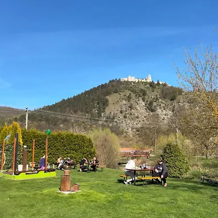 بيت ضيافة Vo Visnovom